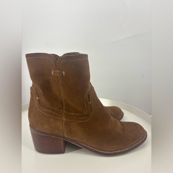 Dolce Vita Women’s Gideon Suede Booties Caramel Nubuck Brown 7 - Picture 2 of 5